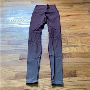 Lululemon women’s yoga pants